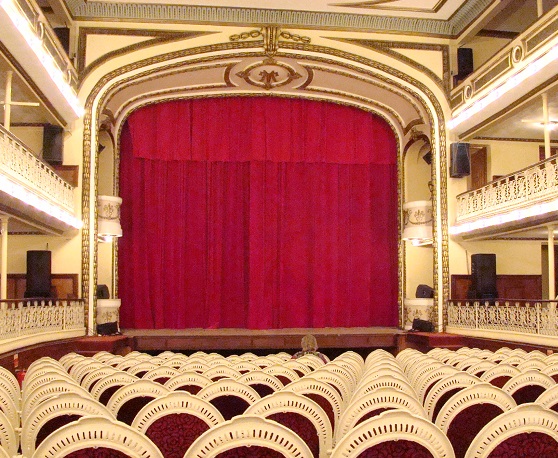 Riapertura di un teatro grazie ai ventilatori Nolo Climat