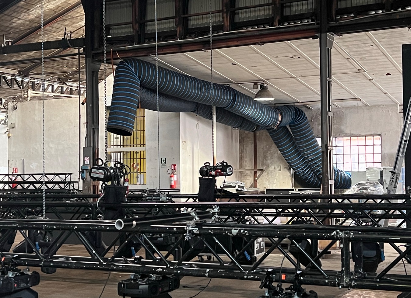 30 riscaldatori Nolo Climat scaldano le passerelle di Milano Moda Uomo