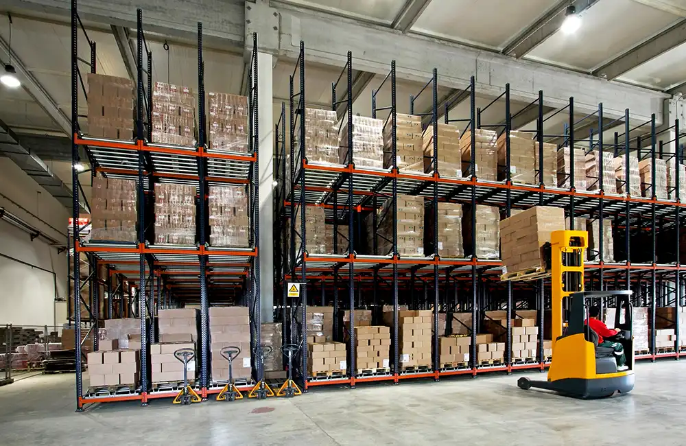 Noleggio riscaldatori industriali per capannoni durante la stagione invernale